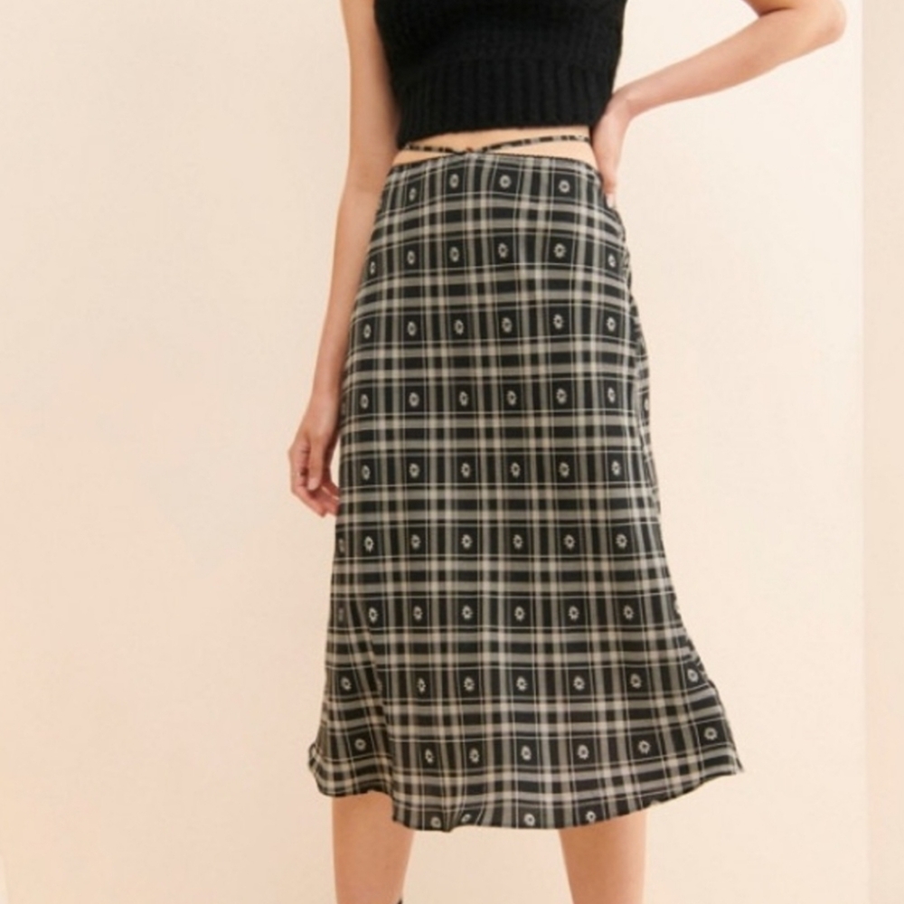 UO Black and White Plaid Midi Daisy Skirt
